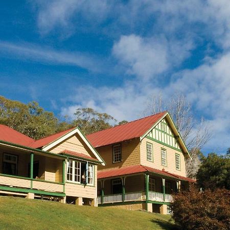 Вилла Yarrangobilly Caves House Экстерьер фото