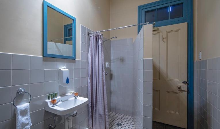 Вилла Yarrangobilly Caves House Номер фото