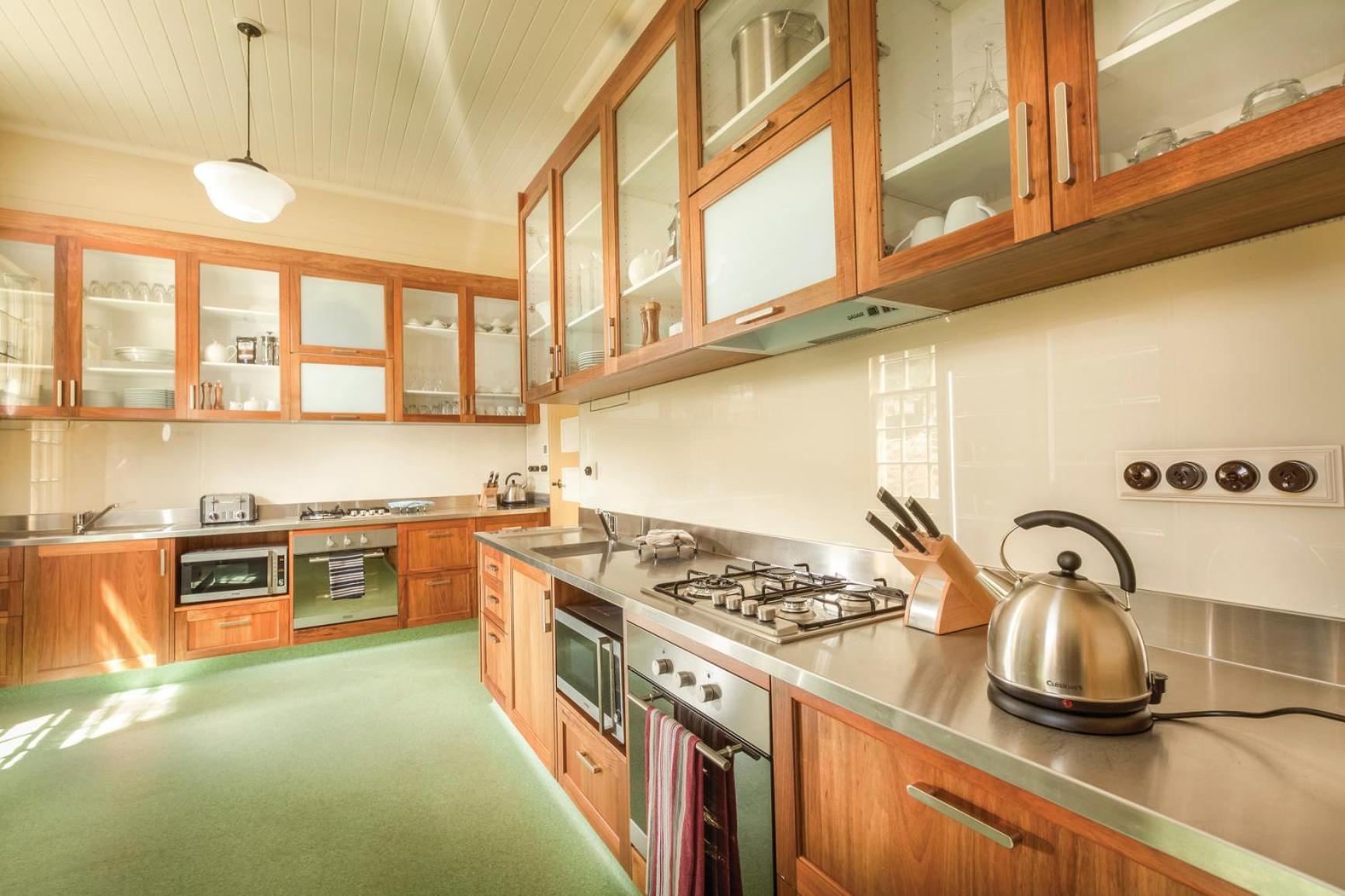 Вилла Yarrangobilly Caves House Номер фото