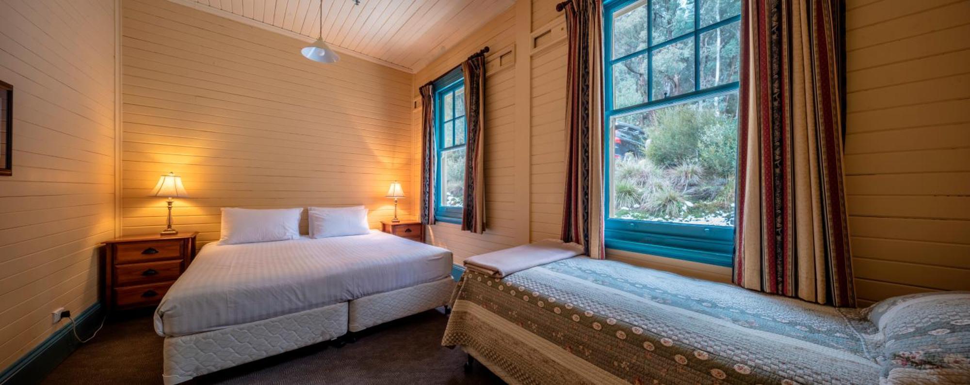 Вилла Yarrangobilly Caves House Номер фото