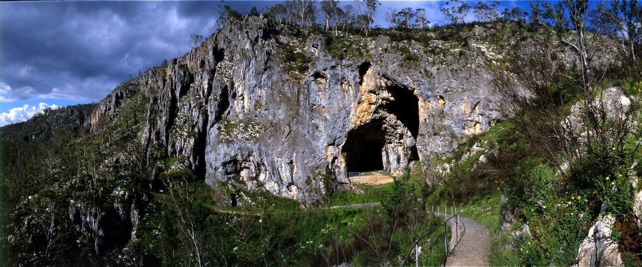 Вилла Yarrangobilly Caves House Экстерьер фото